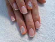 gél lakk díszítéssel