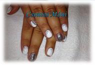 Fehér favourite egy kis ezüsttel