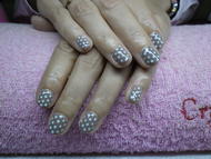 Best Nails - pöttyös