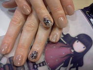 Púder Gl Riyal virággal