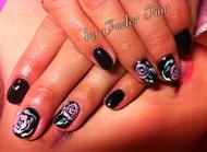 Fekete 3 ds rózsával 