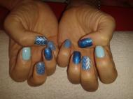 kékség blue nails