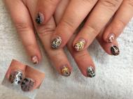 gél lakk egy kis akrilal