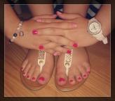 Géllakk kézre és lábra