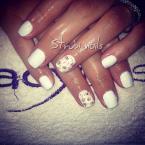 Feher parduc kovekkel