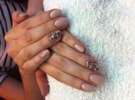 Best Nails - natúr színben nyomdával feldobva