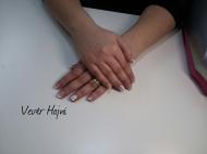 Francia géllakk minimál dísszel