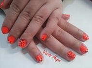 Neon géllakk pöttyökkel