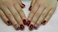 bordó gél lakk apró pici virágokkal