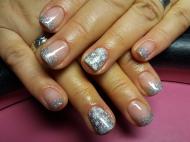 Karácsonyi ezüst hópelyhekkel