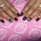 Kis díszítéssel és kövekkel 