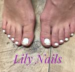 Fehér elegancia lábra