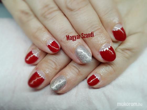 Magyar Szandi - Red dot nails - 2018-02-21 22:22