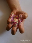 Best Nails - Pillangóval díszített 