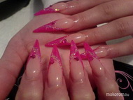 Evi dögös pink körme