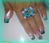 in fondo al mar unghie e anello