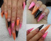 Best Nails - stiletto matt géllakk dísszel