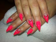 Best Nails - Neon hegyes