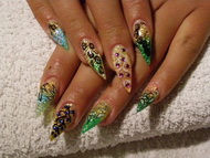 Best Nails - Színes körmök csillámporral