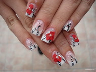 Best Nails - Piros virágokkal