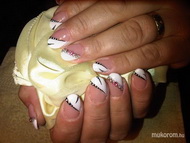 Best Nails - féloldalas fehér