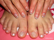 Csillogás kézre lábra