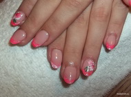 Barbinak rágott körömre pici zselés