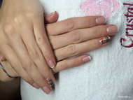 Francia pici dísszel