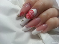 porcelán aquarell rózsával