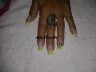 Sötétben világító neon sárga