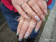 Best Nails - Üvegköröm giga zselével díszítve