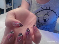 csillám lakkal díszítve