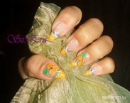 Timi első hegyes körmije