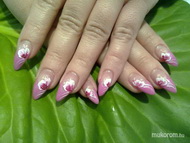 szines gél akrillal diszitve