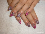 matrica és akril zselében