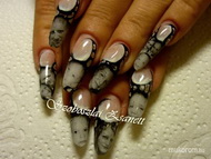 körömben akik fontosak