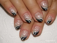 Edda kedveli a feketét