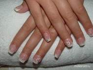 Best Nails - porcelánvirággal díszítve esküvőre