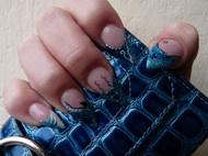 Kék csillámos,akrillal díszítve