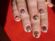 Lillus saját körmei