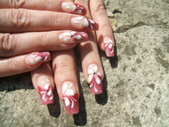 Best Nails - q