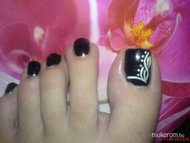 Best Nails - Fekete pedi lakkozás