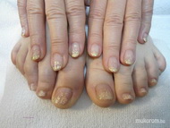 Best Nails - Gél lakk arannyal szórva