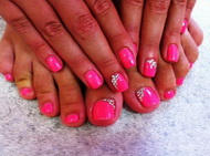 Best Nails - köveske