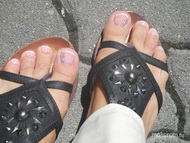 a szandálja is csecse