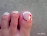 francia köves díszítéssel