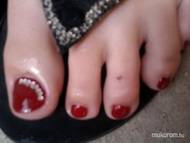 pedikűr után bordó lakk ezüstel