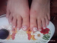 Best Nails - zselés francia porci virággal gyöngyökkel