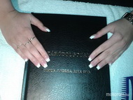 Egy napon készültek el