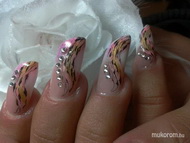 Heni jó választása